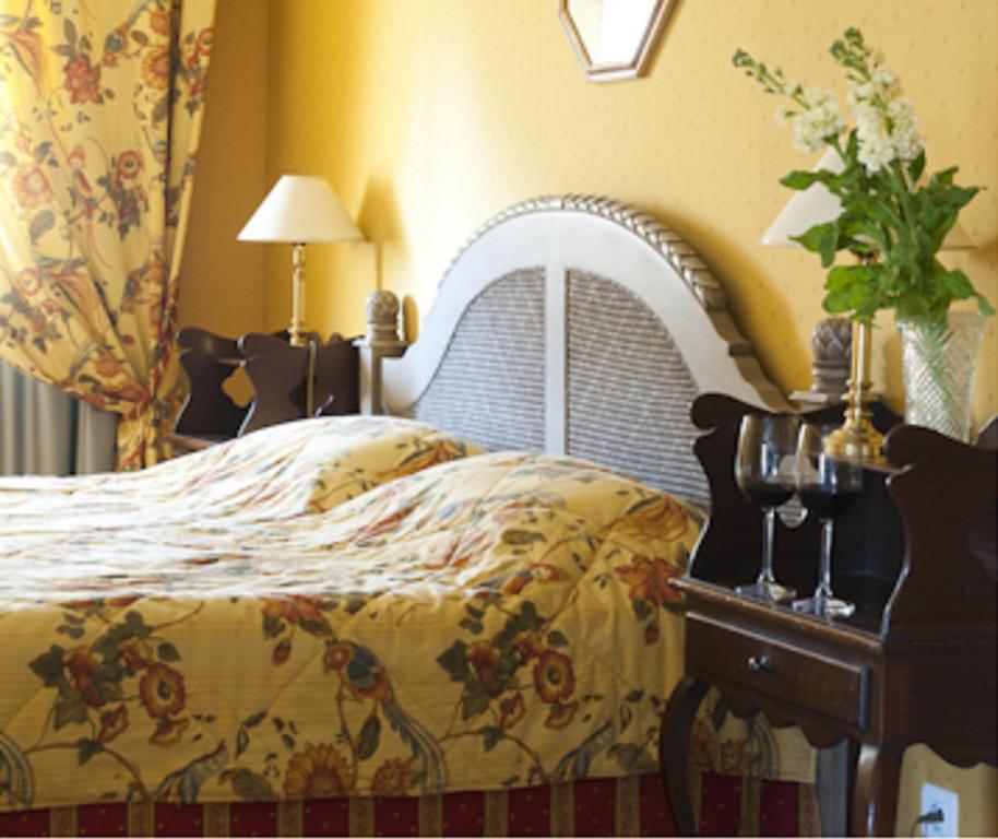 Hotel Restaurant Palais Cardinal Saint-Emilion Room photo