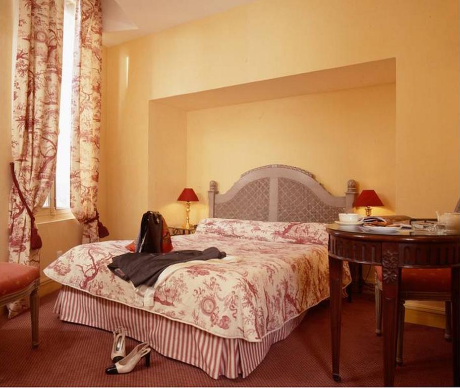 Hotel Restaurant Palais Cardinal Saint-Emilion Room photo